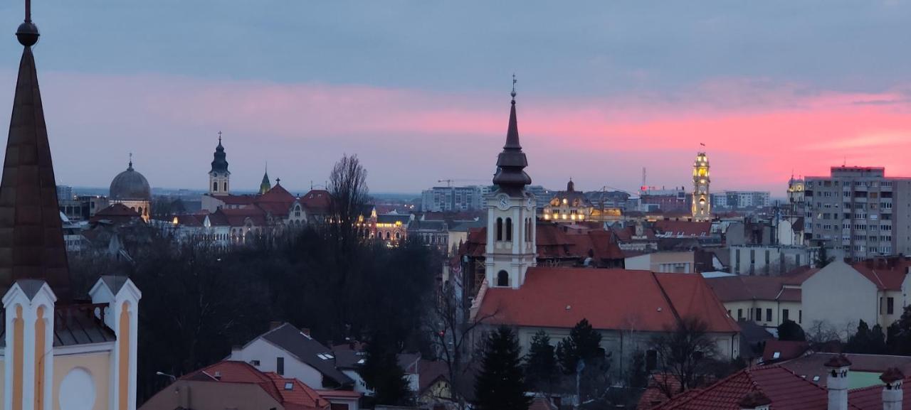 Over The City Oradea Exteriör bild
